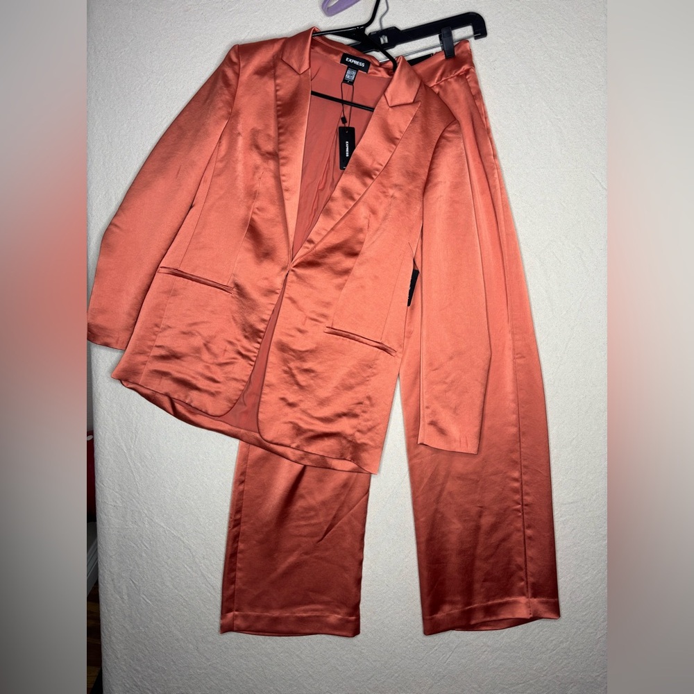 Express women’s 6R/M pant suit set NWT